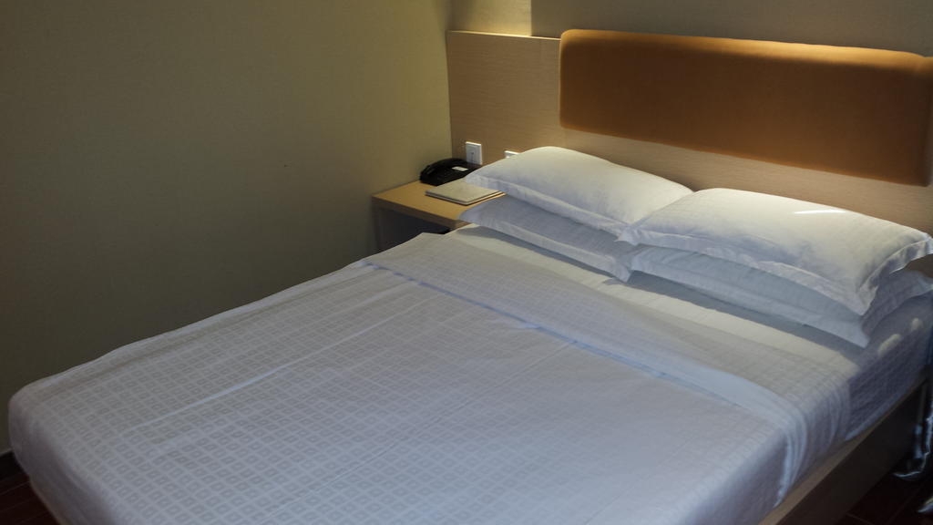 Aira Hotel Kuala Lumpur Szoba fotó