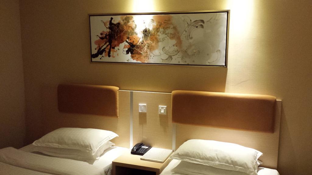 Aira Hotel Kuala Lumpur Szoba fotó