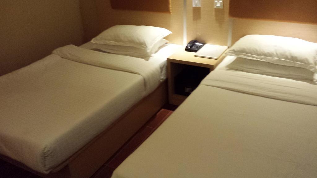 Aira Hotel Kuala Lumpur Szoba fotó