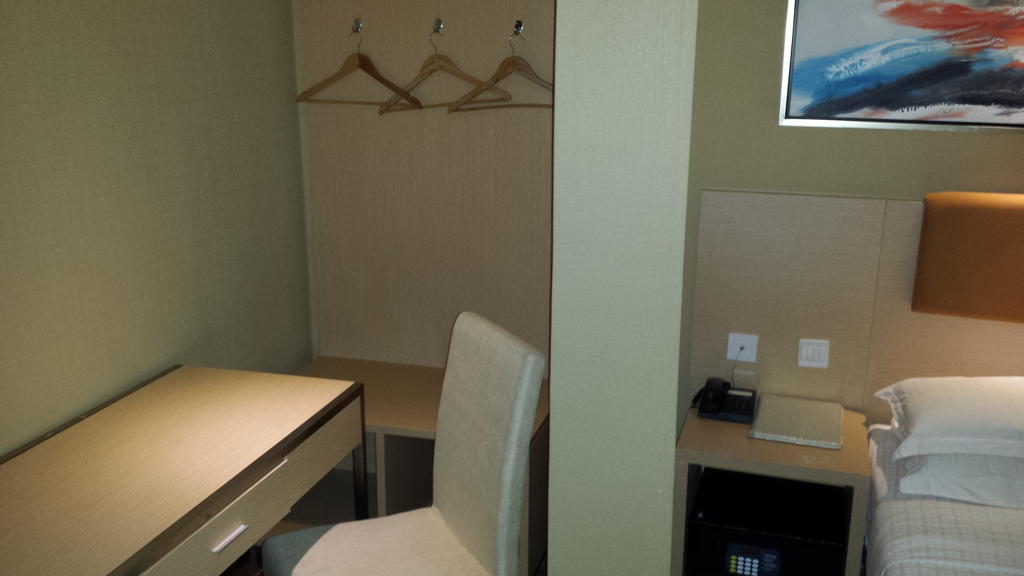 Aira Hotel Kuala Lumpur Szoba fotó